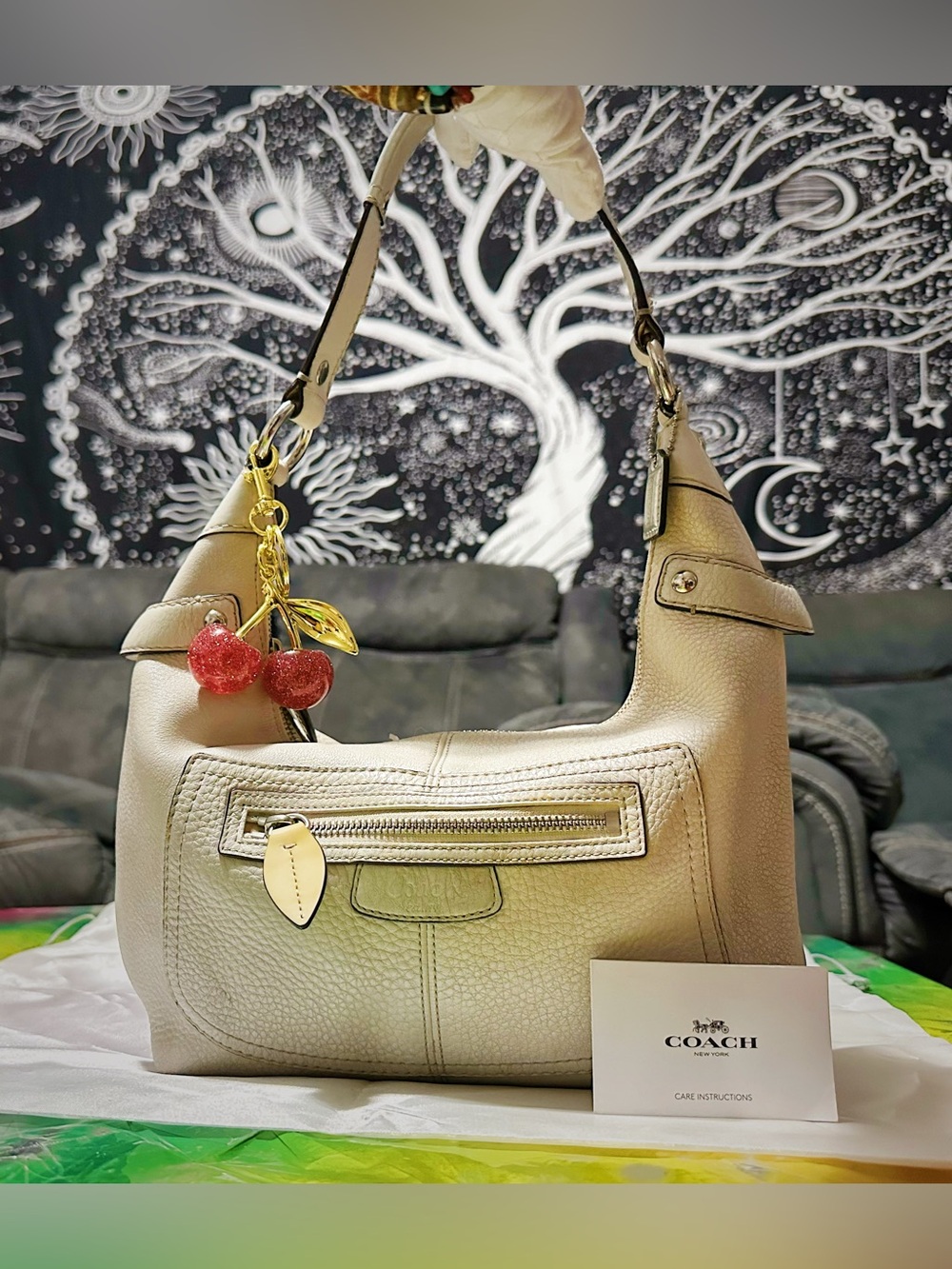 Vintage Coach soho schoder Bag Pebbled Leather Hobo Bag in Cream - Picture 9 of 17